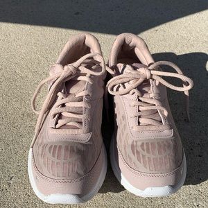 women’s Ryka sneakers